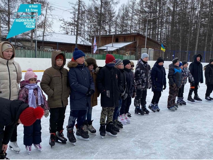 Прошел турнир по конькобежному спорту в Баунтовском эвенкийском районе Бурятии.